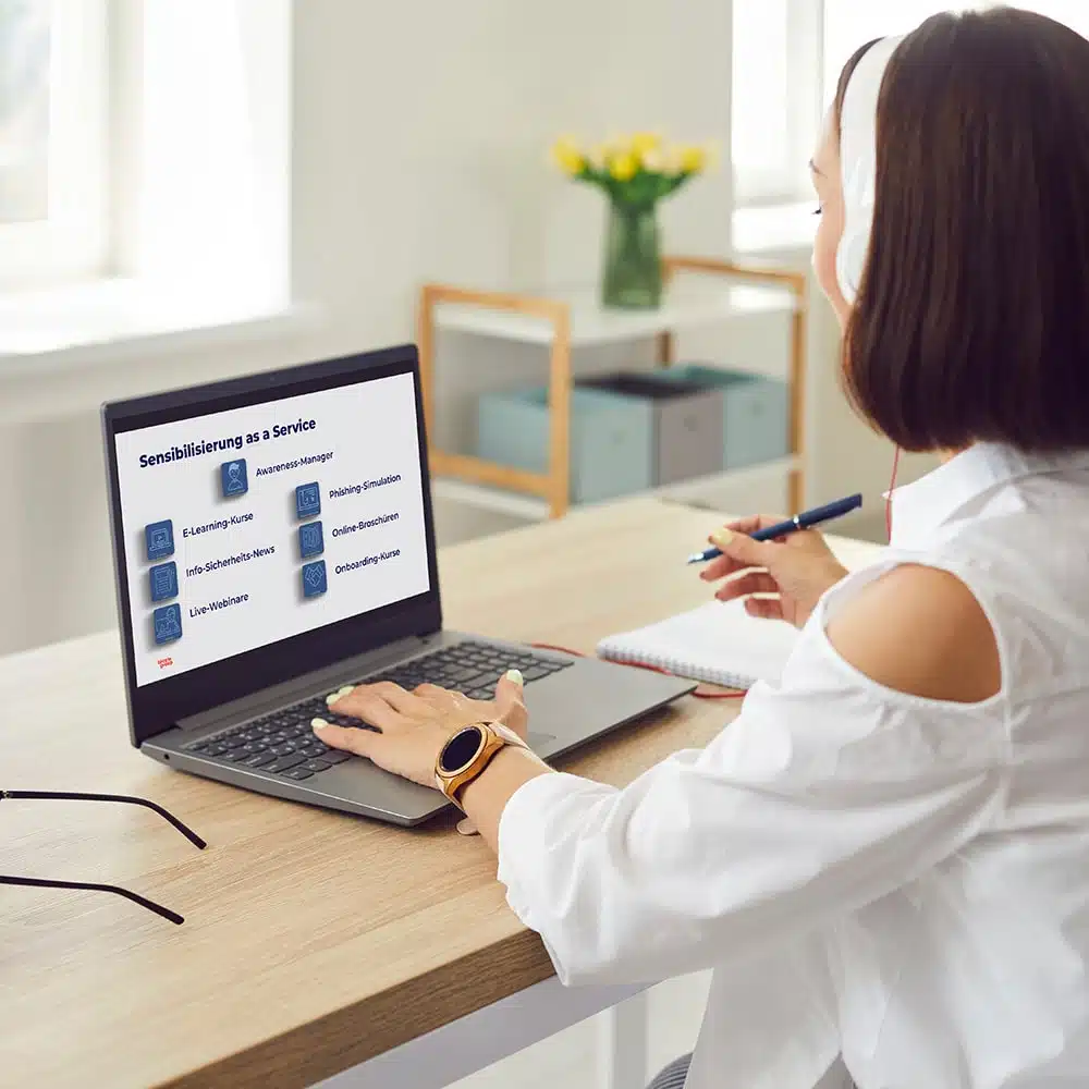 Cyber Security Training mit Mitarbeiterin 